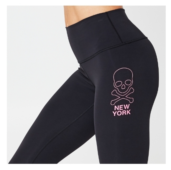 lululemon athletica Pants - Lululemon SoulCycle Wunder Under New York 6